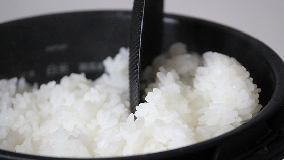 おいしいご飯 のためのお米の研ぎ方と炊飯器のお釜