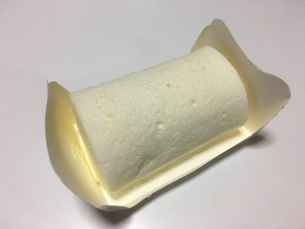 函館の旅　白いロールケーキ