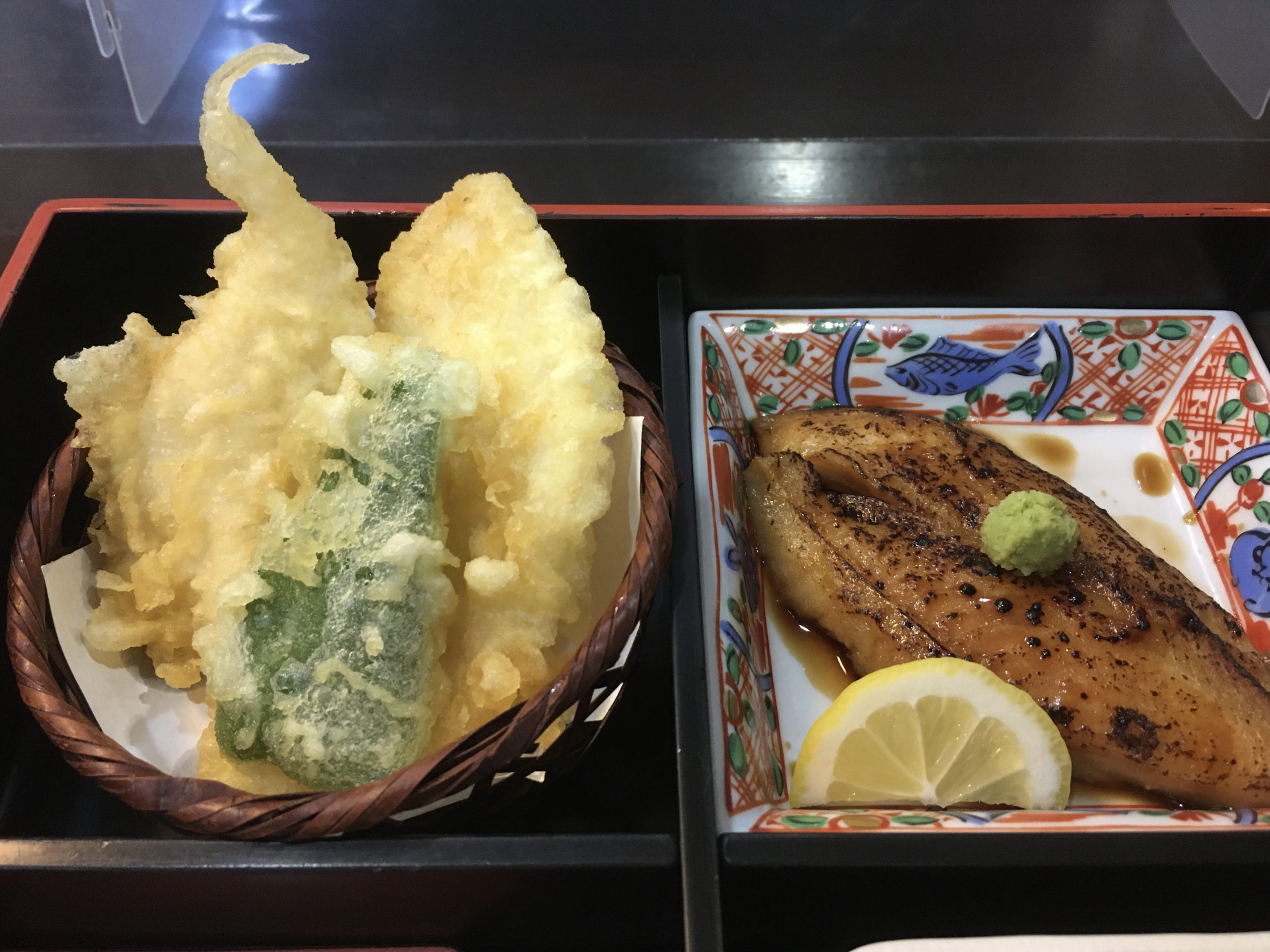 なまずの天ぷら 蒲焼 印旛そば石亭 ふっくらした白身を味わう