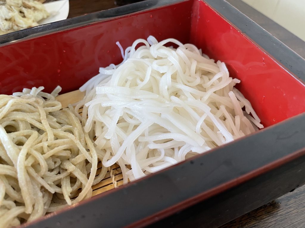 茨城 笠間の美味しいそば 泰然の三種そばはおすすめ
